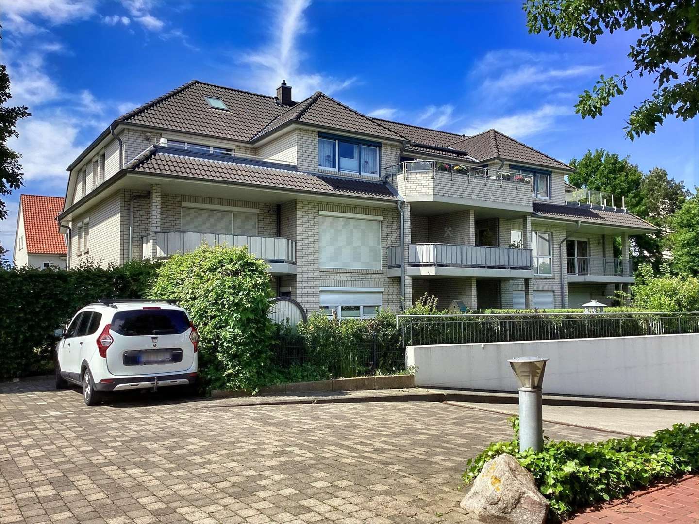 Hausansicht Nord/Ost - Etagenwohnung in 27476 Cuxhaven mit 48m² kaufen