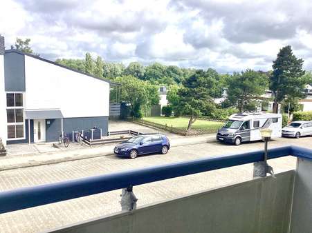 Blick vom Balkon Blick vom Balkon - Etagenwohnung in 27474 Cuxhaven mit 64m² kaufen