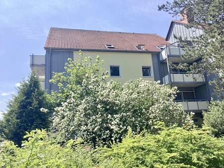 Seitliche Hausansicht Seitliche Hausansicht - Etagenwohnung in 27474 Cuxhaven mit 64m² kaufen