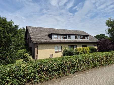 Vordere Hausansicht - Mehrfamilienhaus in 27476 Cuxhaven mit 450m² kaufen
