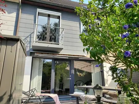 Strandnahes, renoviertes Reihenmittelhaus mit Stil