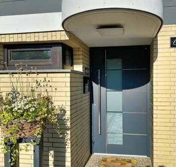 Hauseingang Hauseingang - Reihenmittelhaus in 27476 Cuxhaven mit 142m² kaufen