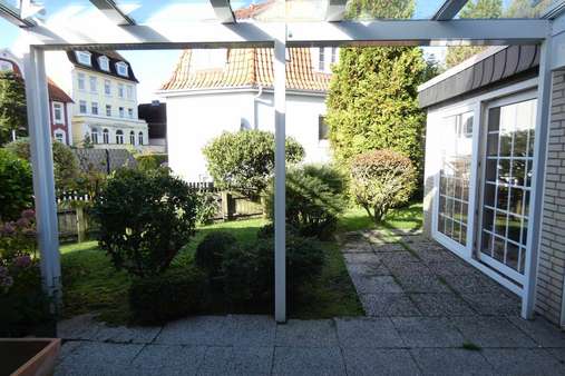 Blick von der Terrasse - Einfamilienhaus in 27476 Cuxhaven mit 85m² günstig kaufen