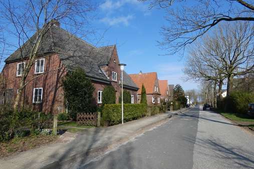 Straßenansicht - Zweifamilienhaus in 27478 Cuxhaven mit 215m² kaufen