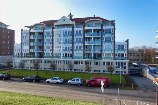 Hausansicht - Etagenwohnung in 27472 Cuxhaven mit 87m² kaufen