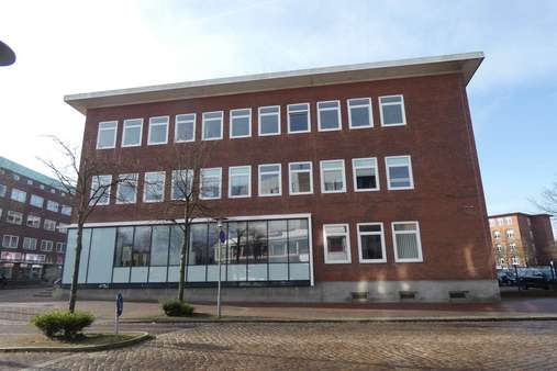Schaufenster - Büro in 27472 Cuxhaven mit 787m² mieten
