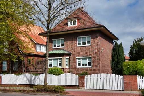 Hausansicht - Einfamilienhaus in 27474 Cuxhaven mit 160m² kaufen