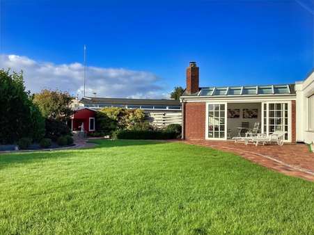 Wintergarten und Gartenhaus - Bungalow in 27474 Cuxhaven mit 130m² kaufen