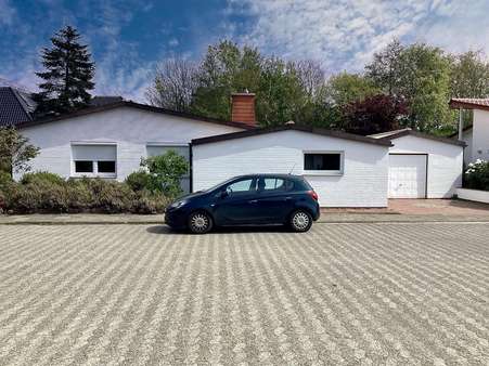Hausansicht - Einfamilienhaus in 27476 Cuxhaven mit 136m² kaufen