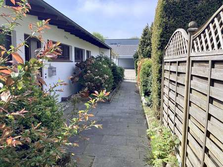 Hausansicht - Einfamilienhaus in 27476 Cuxhaven mit 136m² kaufen
