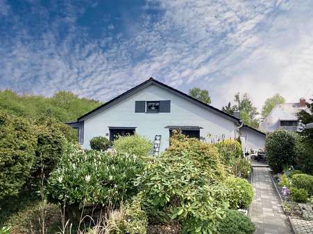 Hausansicht - Einfamilienhaus in 27478 Cuxhaven mit 96m² kaufen