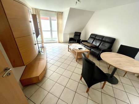 Obergeschoss / Wohn- und Essbereich / Zugang Balkon - Maisonette-Wohnung in 21629 Neu Wulmstorf mit 91m² kaufen