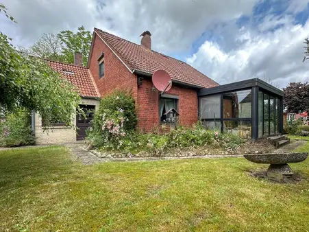 Einfamilienhaus mit Garage in ruhiger und zentraler Wohnlage von Bützfleth