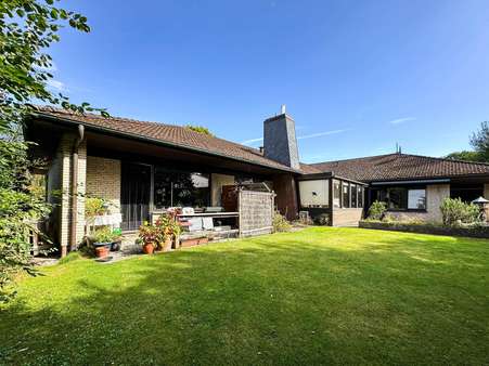 Rückansicht Rückansicht - Zweifamilienhaus in 21717 Fredenbeck mit 274m² kaufen