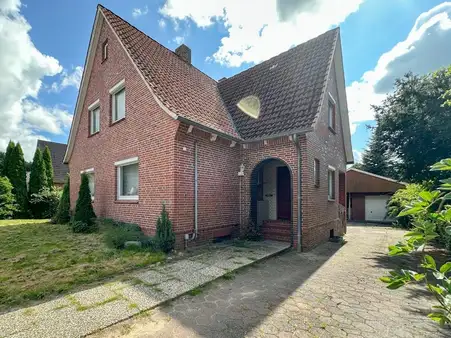 Groß in Groß Sterneberg! Vielseitiges Ein- bis Zweifamilienhaus mit Potenzial 