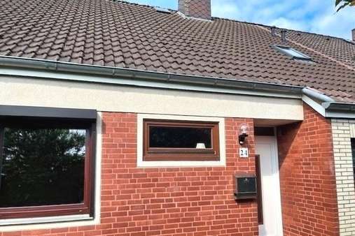 Vorderseite Vorderseite - Reihenendhaus in 27432 Bremervörde mit 109m² kaufen