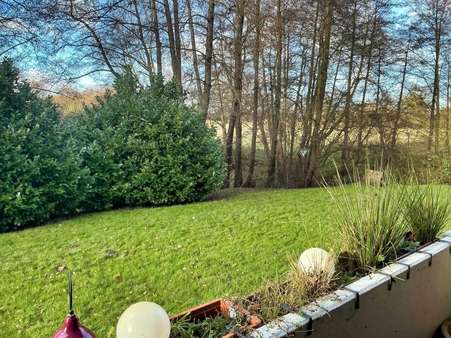 Ausblick vom Balkon ins Naturschutzgebiet  - Erdgeschosswohnung in 27711 Osterholz-Scharmbeck mit 102m² kaufen