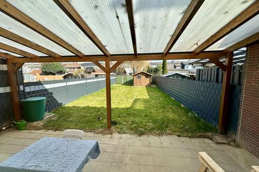 Terrasse und Garten - Reihenmittelhaus in 38226 Salzgitter mit 83m² kaufen