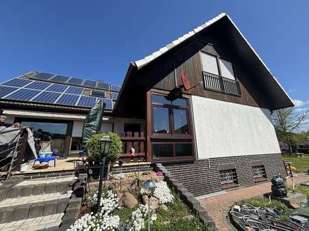 Aufgang vom Garten zur Terrasse Aufgang vom Garten zur Terrasse - Zweifamilienhaus in 38368 Grasleben mit 172m² kaufen