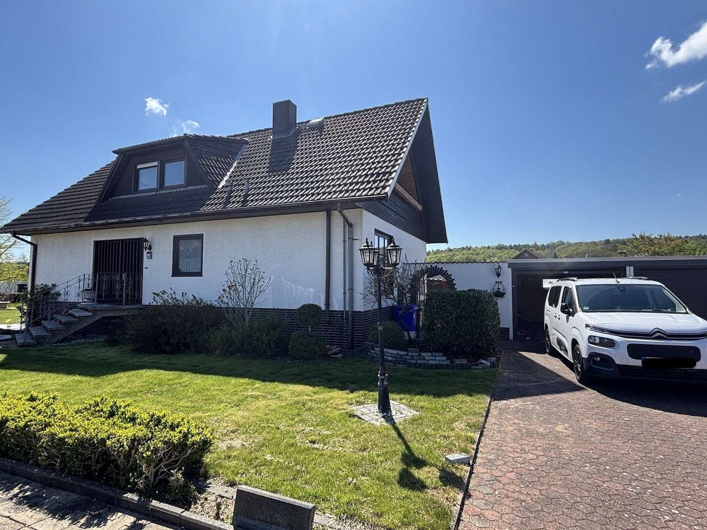 Straßenansicht Straßenansicht - Zweifamilienhaus in 38368 Grasleben mit 172m² kaufen