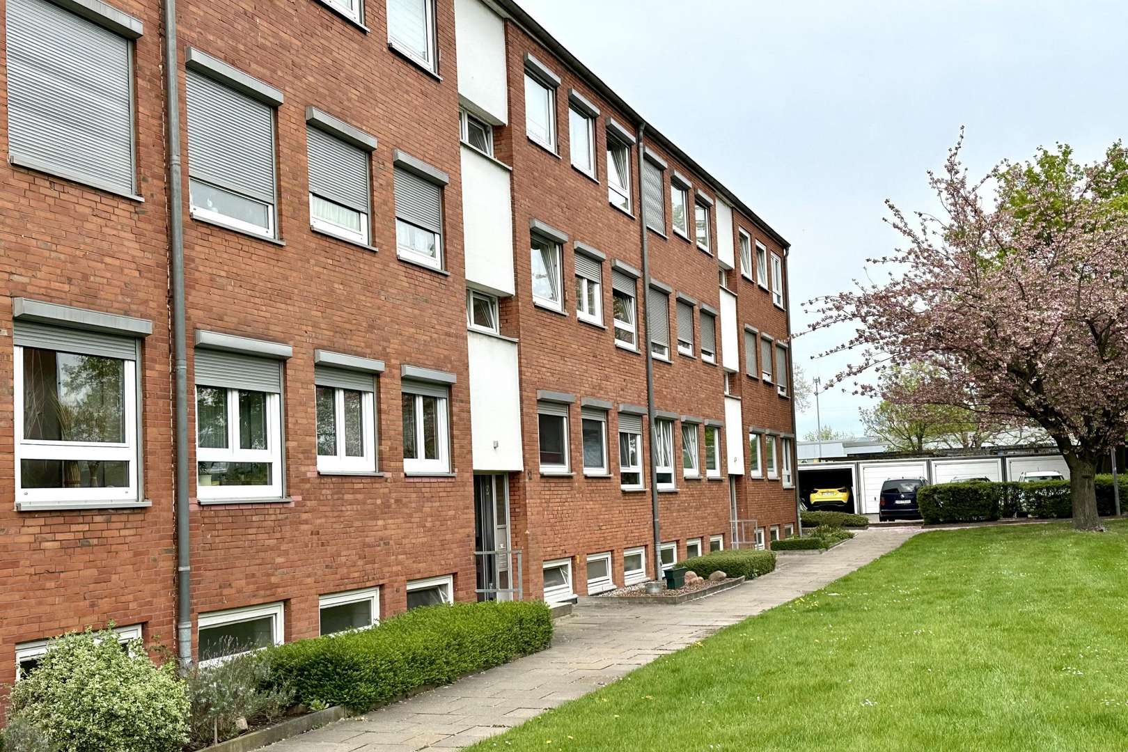 Hauseingang - Etagenwohnung in 38226 Salzgitter mit 66m² kaufen
