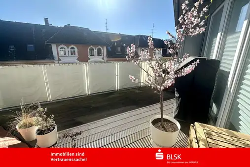 Großzügige Dachgeschosswohnung nahe dem Magniviertel