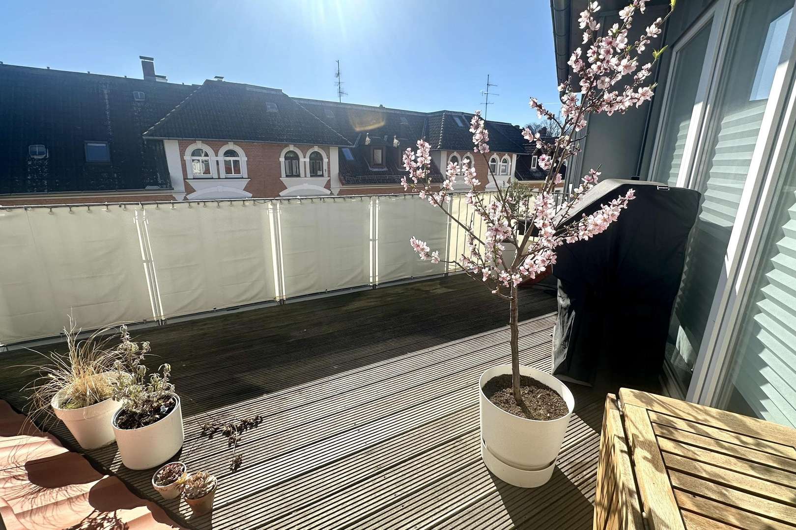 Sommer in der Stadt - Dachgeschosswohnung in 38102 Braunschweig mit 128m² kaufen