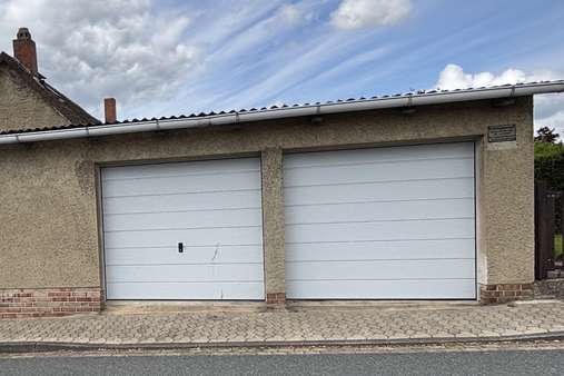 Zwei Garagen Zwei Garagen - Einfamilienhaus in 38350 Helmstedt mit 150m² kaufen