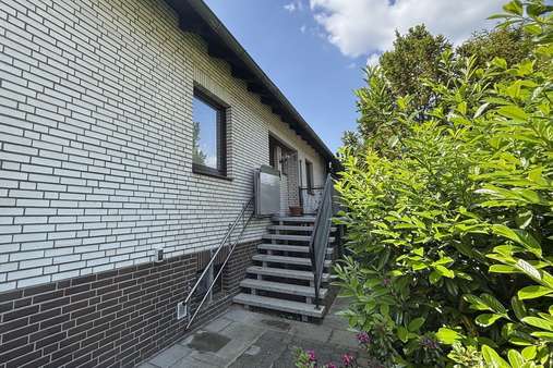 Ansicht Hauseingang mit Rollstuhlrampe Ansicht Hauseingang mit Rollstuhlrampe - Einfamilienhaus in 38462 Grafhorst mit 219m² kaufen