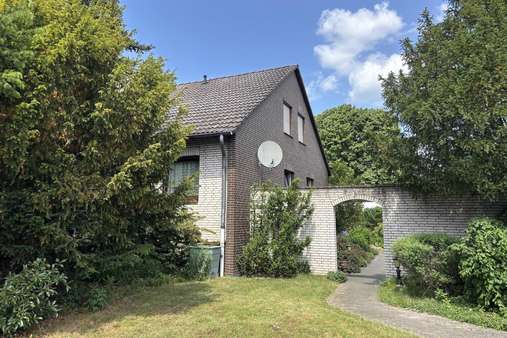 Ansicht Seite Ansicht Seite - Einfamilienhaus in 38462 Grafhorst mit 219m² kaufen