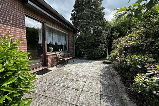 Terrasse mit Markise - Einfamilienhaus in 38165 Lehre mit 136m² kaufen