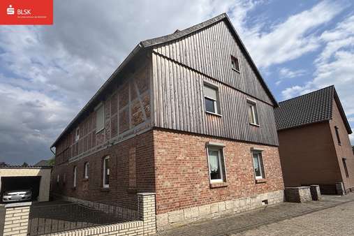 Ansicht Straße Rückseite Haus Ansicht Straße Rückseite Haus - Einfamilienhaus in 38154 Königslutter mit 178m² kaufen