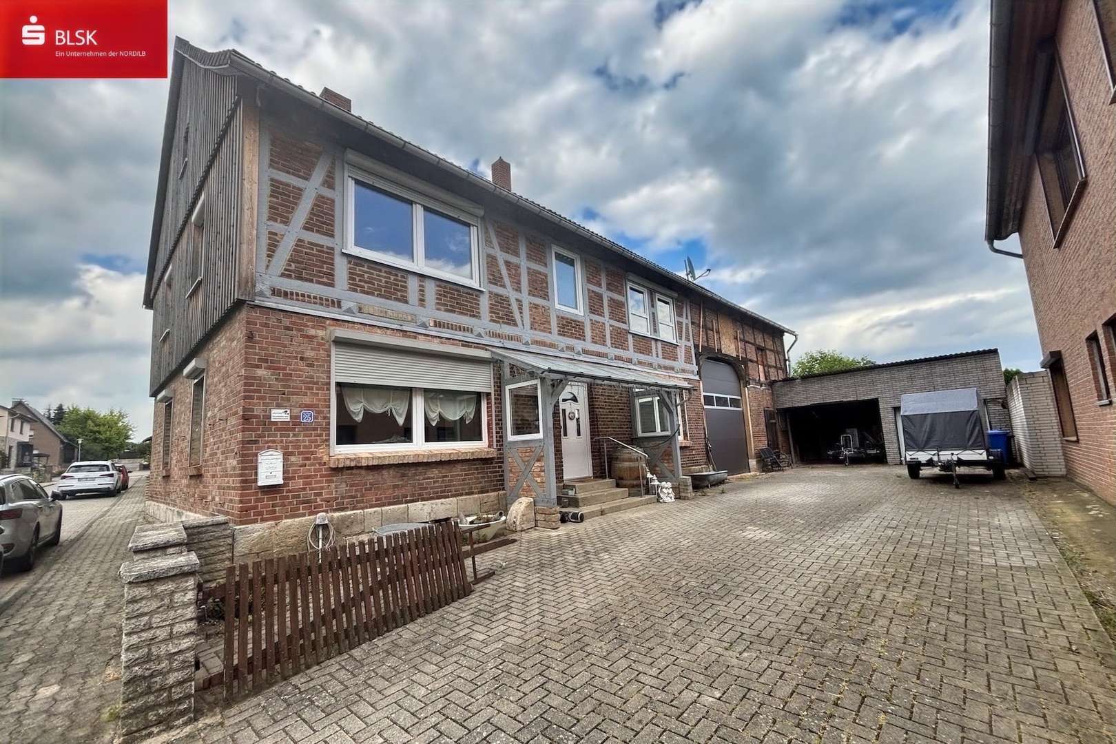 Hof mit Ausbaureserve im hinteren Teil Hof mit Ausbaureserve im hinteren Teil - Einfamilienhaus in 38154 Königslutter mit 178m² kaufen