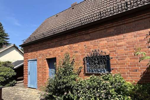 Seiteneingang Garage mit viel Nutzfläche im OG - Einfamilienhaus in 38448 Wolfsburg mit 121m² kaufen