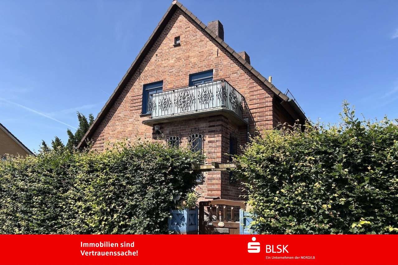 Straßenansicht - Einfamilienhaus in 38448 Wolfsburg mit 121m² kaufen