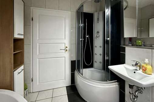 Wohnung EG - Bad (Foto 2) - Mehrfamilienhaus in 38304 Wolfenbüttel mit 255m² kaufen