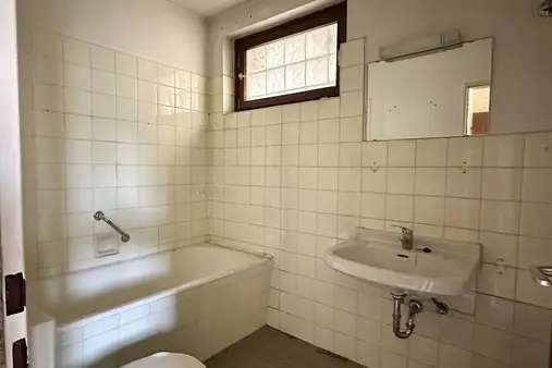 Helle 2-Zimmer-Wohnung mit Potenzial! 