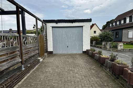 Garage und Stellplatz  - Reihenendhaus in 38226 Salzgitter mit 105m² kaufen