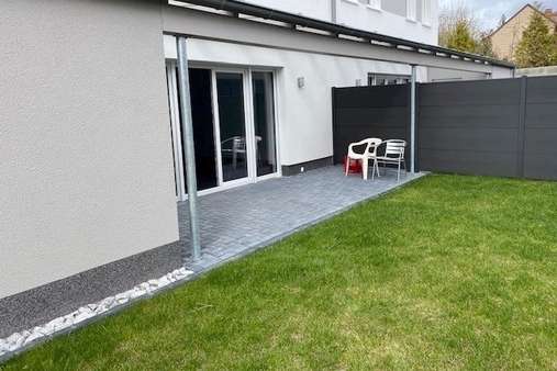 Terrasse mit Überdachung - Doppelhaushälfte in 38154 Königslutter mit 137m² kaufen