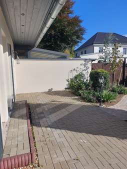 Hauseingang - Doppelhaushälfte in 38448 Wolfsburg mit 121m² kaufen