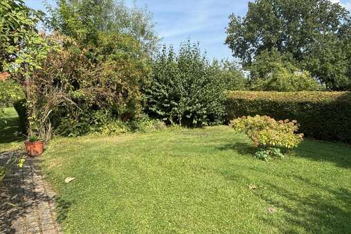 Garten - Zweifamilienhaus in 38154 Königslutter mit 125m² kaufen