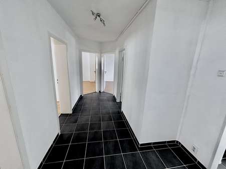 Flur - Etagenwohnung in 30161 Hannover mit 93m² kaufen
