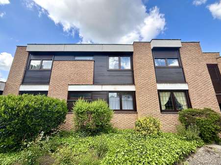 Vorderansicht Gebäude Vorderansicht Gebäude - Etagenwohnung in 30966 Hemmingen mit 135m² kaufen