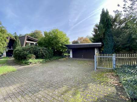 Doppelgarage - Einfamilienhaus in 30938 Burgwedel mit 301m² kaufen