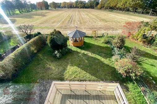 Blick in den Garten - Reihenendhaus in 30938 Burgwedel mit 112m² kaufen