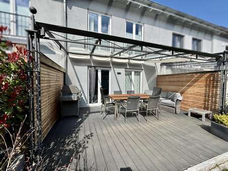 Große überdachte Terrasse - Reihenmittelhaus in 30900 Wedemark mit 146m² kaufen