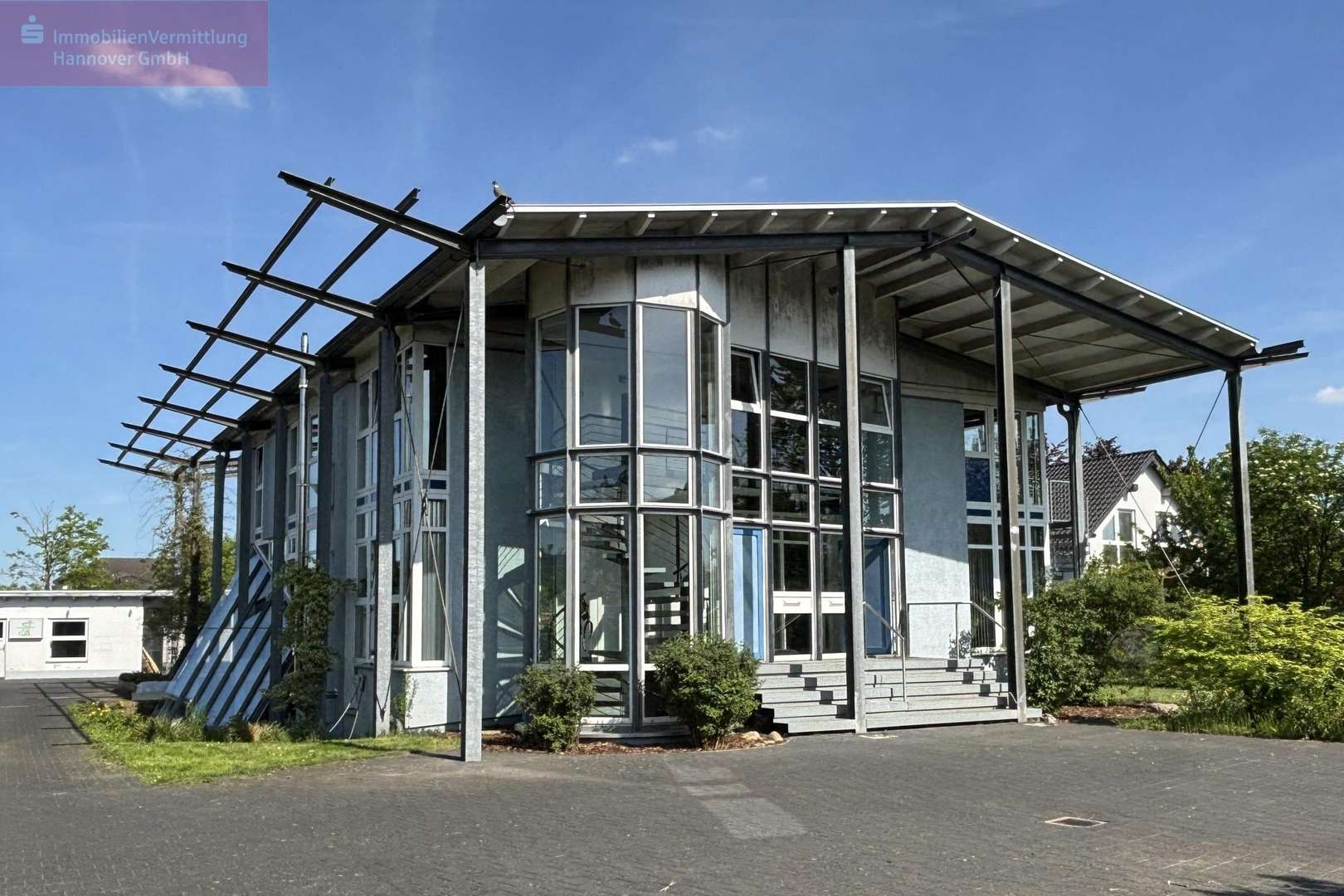 Vorderansicht Gebäude - Sonstige in 30966 Hemmingen mit 404m² kaufen