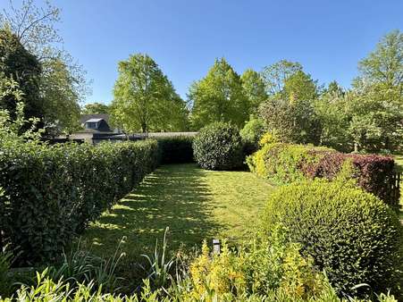 Blick in den Garten - Reihenmittelhaus in 30966 Hemmingen mit 128m² kaufen