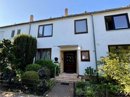 Vorderansicht Gebäude - Reihenmittelhaus in 30966 Hemmingen mit 128m² kaufen
