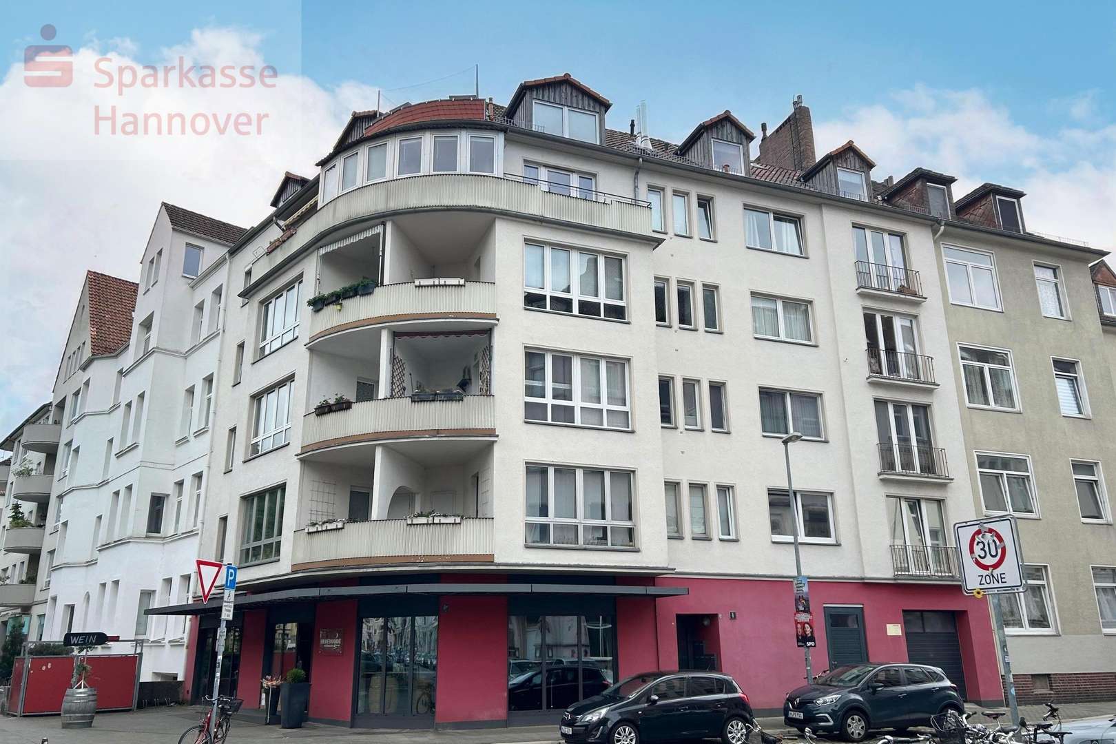 Straßenansicht - Etagenwohnung in 30173 Hannover mit 67m² kaufen